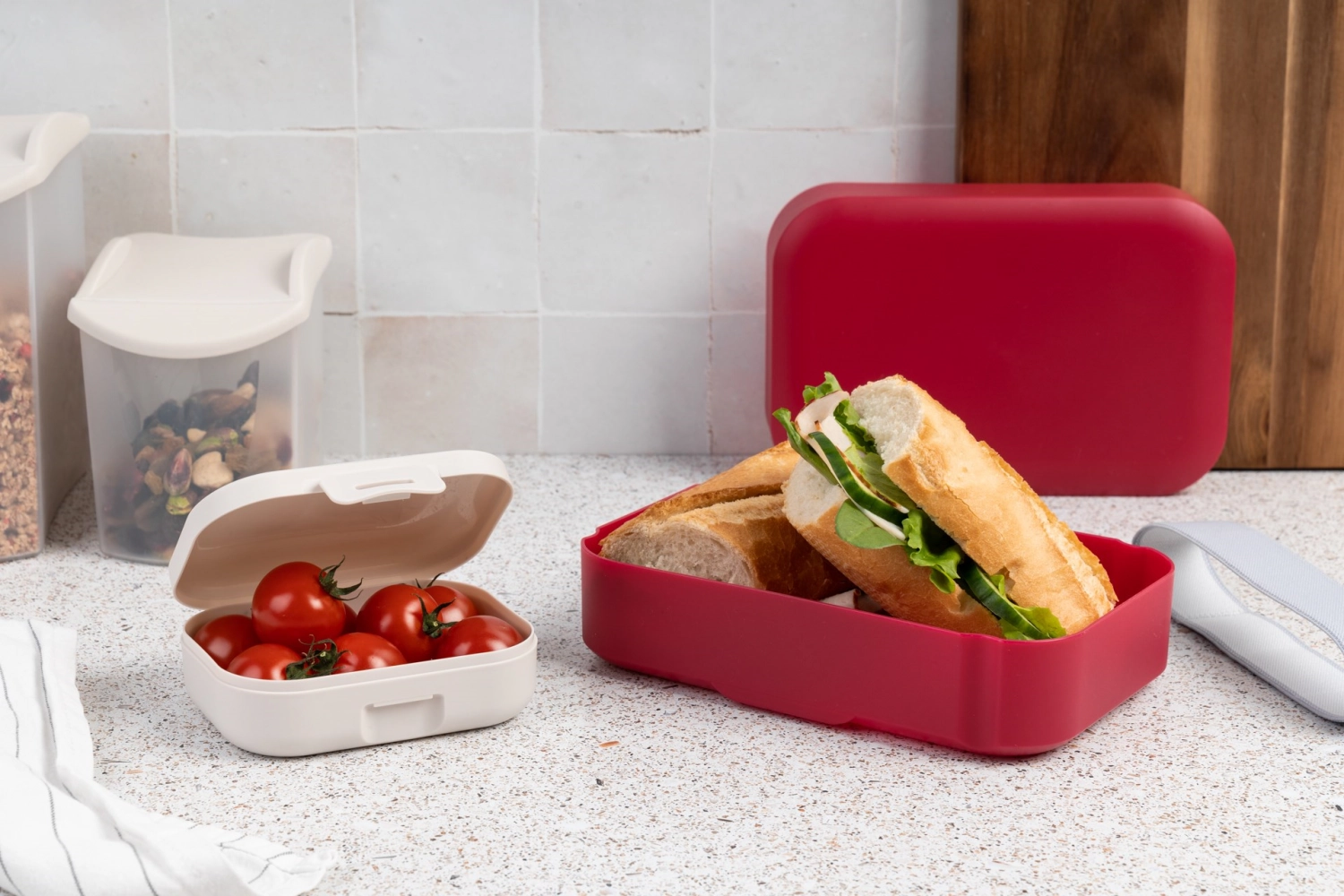 Amuse basic boîte à lunch moyenne 185x125x50 ruby