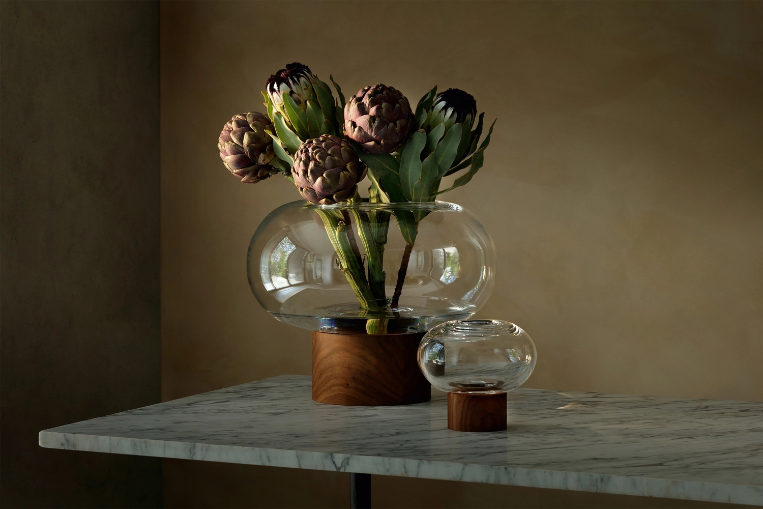 Oblate Vase D15cm, H13.5cm transparent walnuss